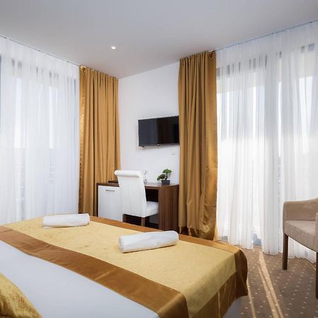 Hotel Perla โรกอซนิซา ภายนอก รูปภาพ