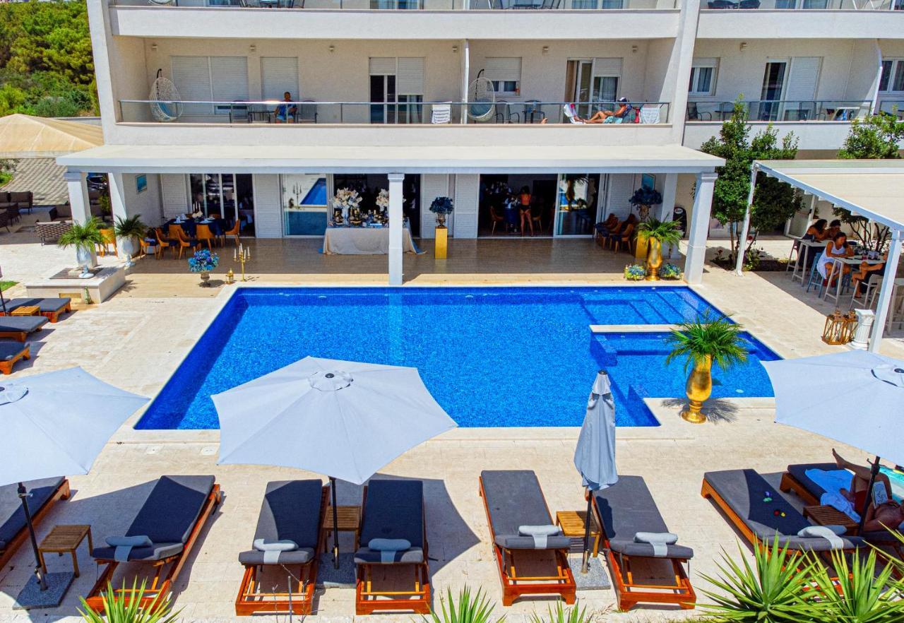 Hotel Perla โรกอซนิซา ภายนอก รูปภาพ