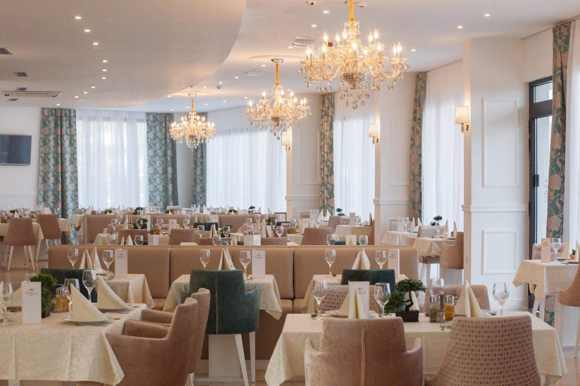 Hotel Perla โรกอซนิซา ภายนอก รูปภาพ