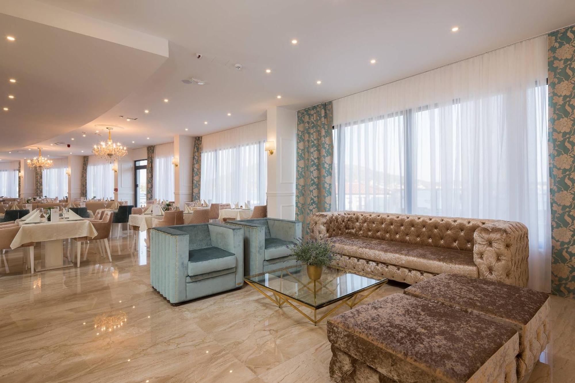 Hotel Perla โรกอซนิซา ภายนอก รูปภาพ