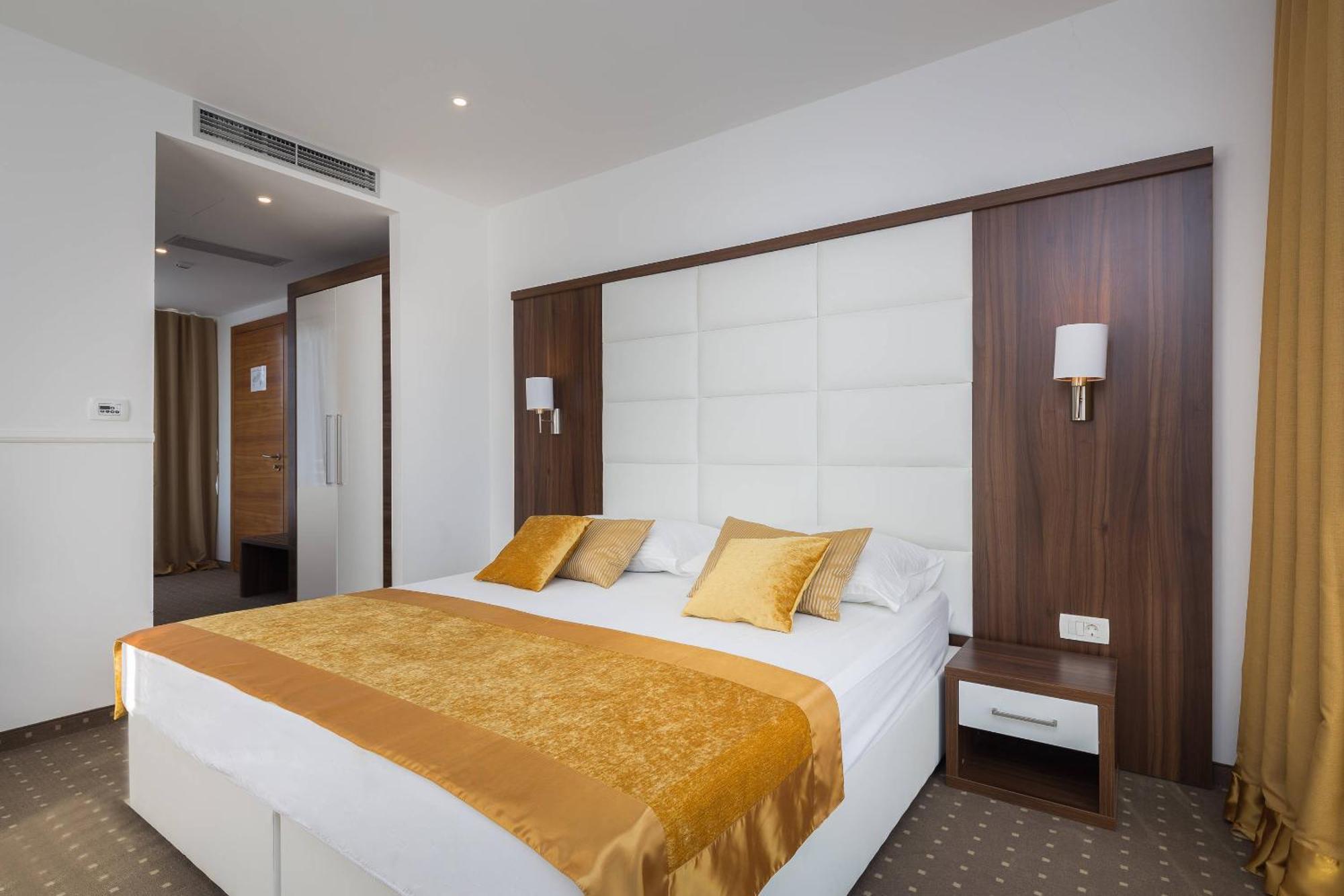 Hotel Perla โรกอซนิซา ภายนอก รูปภาพ