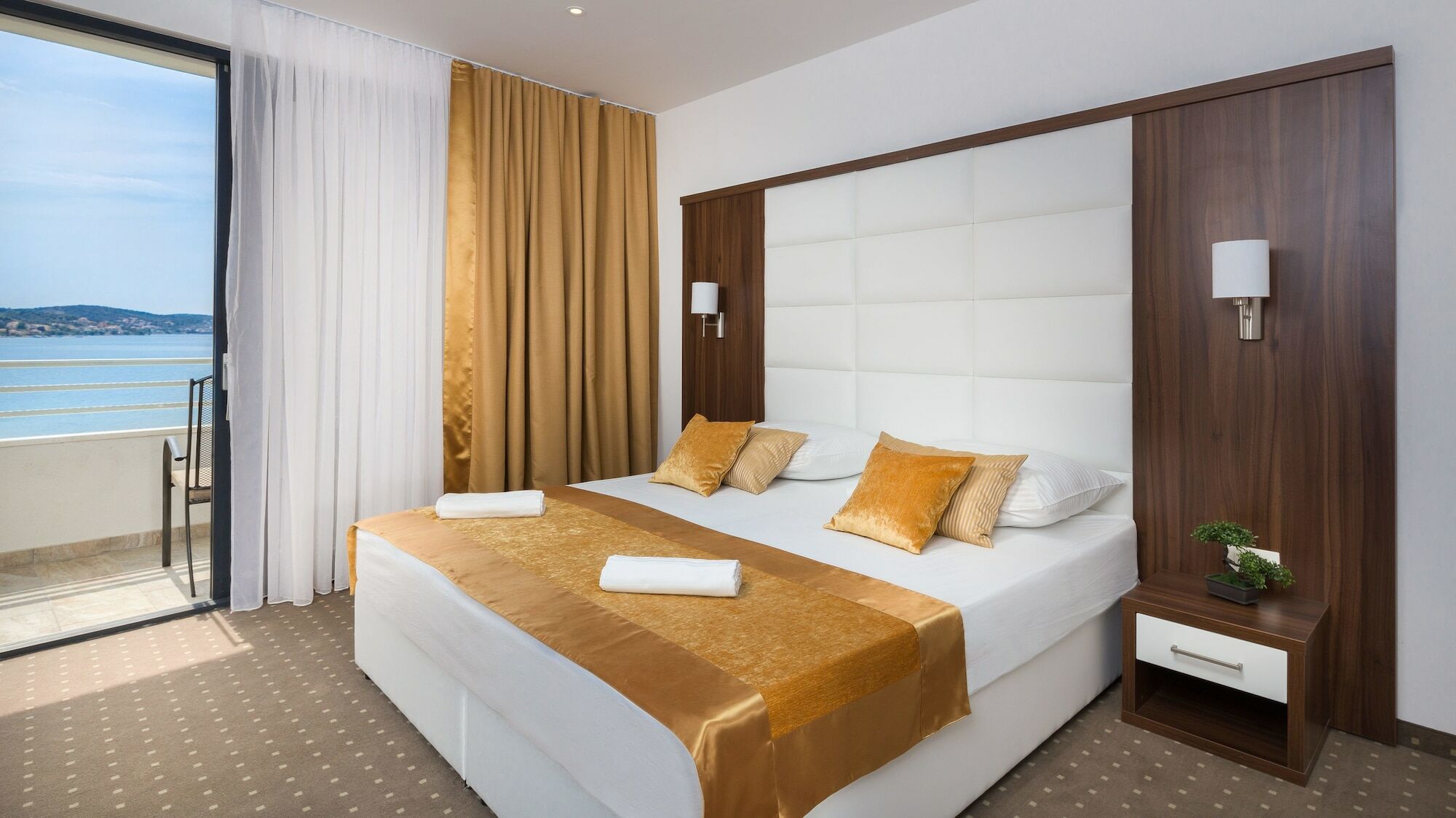 Hotel Perla โรกอซนิซา ภายนอก รูปภาพ