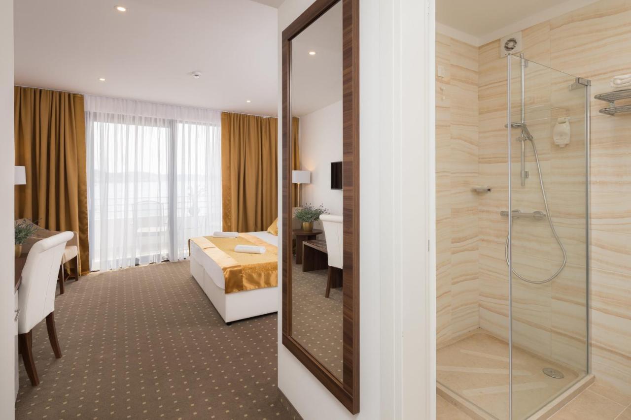 Hotel Perla โรกอซนิซา ภายนอก รูปภาพ