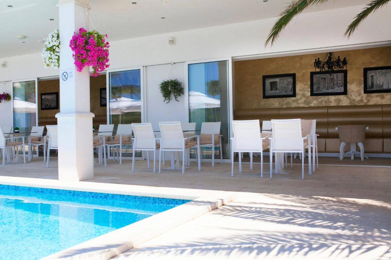 Hotel Perla โรกอซนิซา ภายนอก รูปภาพ