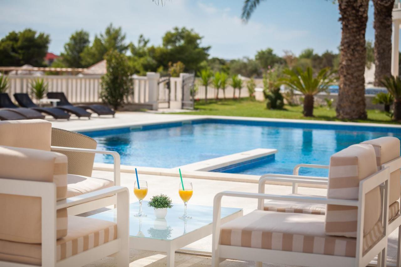 Hotel Perla โรกอซนิซา ภายนอก รูปภาพ
