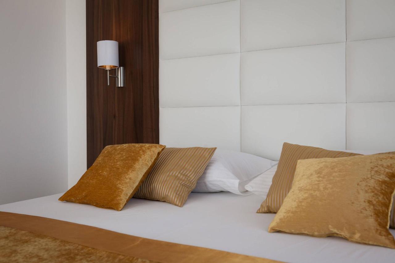 Hotel Perla โรกอซนิซา ภายนอก รูปภาพ